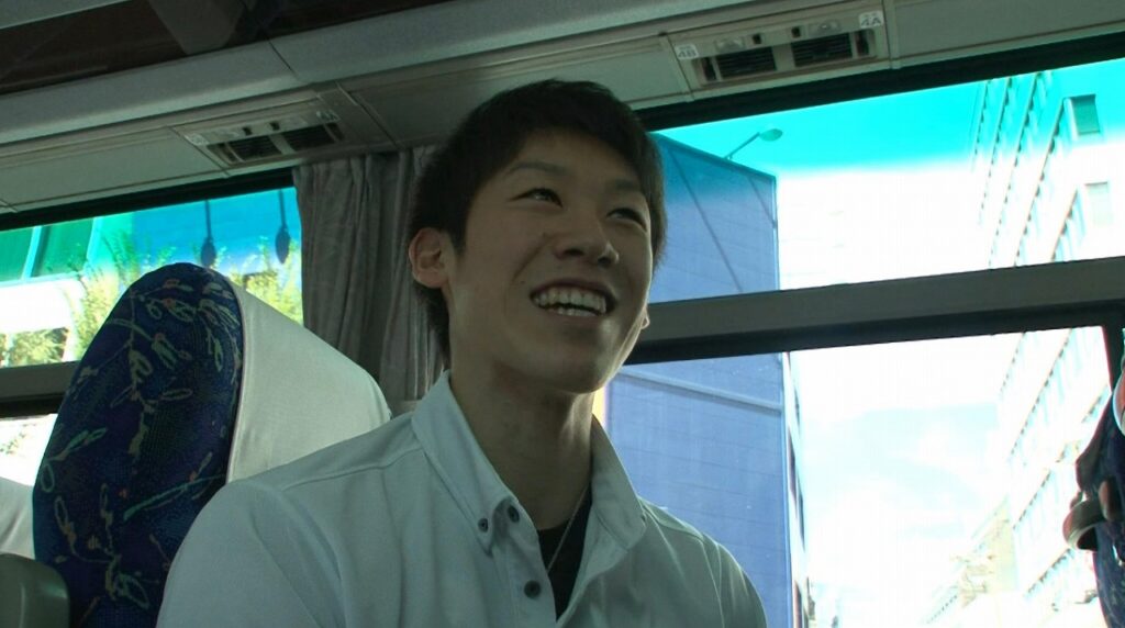 19歳の時にインタビューに答える石川祐希選手の写真画像